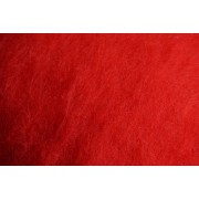 Rød kardet ull